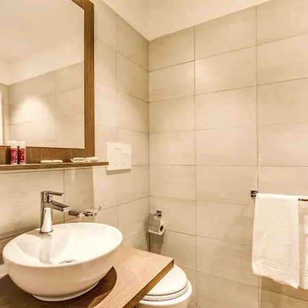 بيت ضيافة House Garden روما