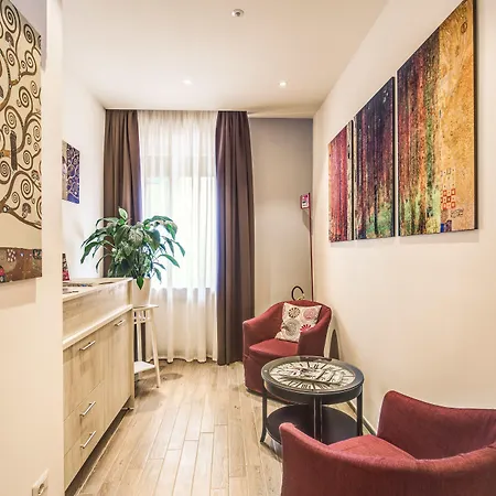 بيت ضيافة House Garden روما