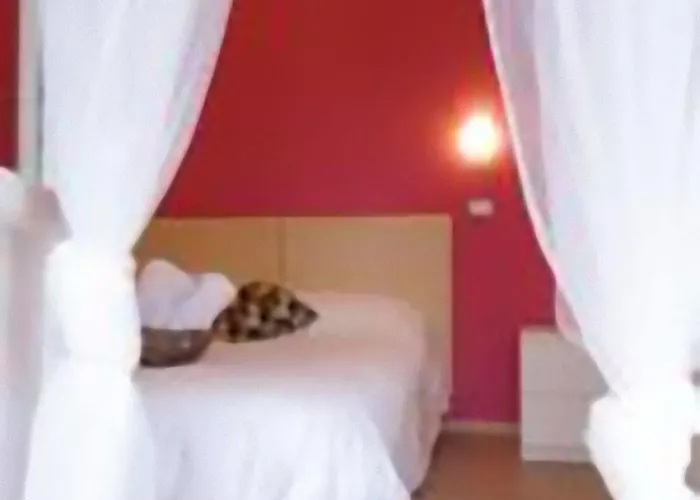 Guest house House Garden 4*